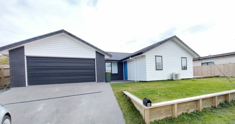 This wonderful Whitby home on one level is ready for new tenants!