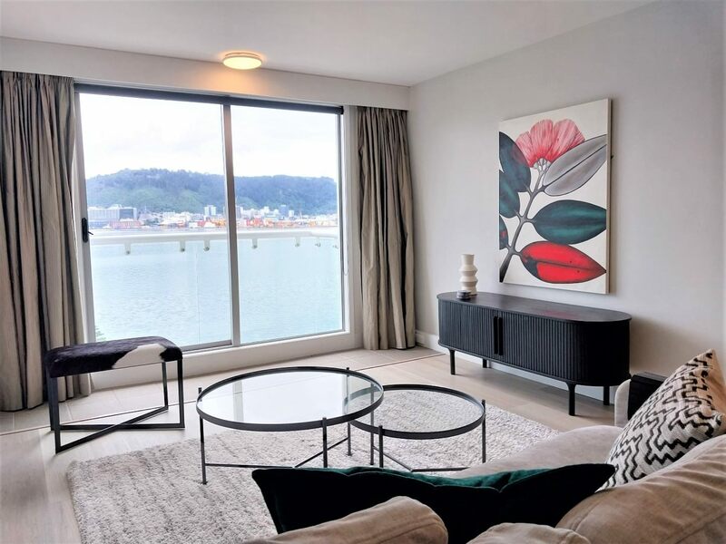 Fully furnished modern apartment ideally situated on the exclusive Oriental Parade!