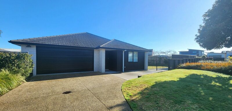 Enjoy Simple Living in this Warm and Sunny Home!