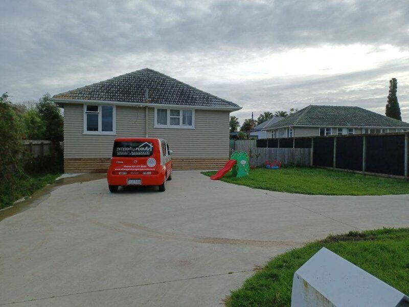This beautiful 3 bedroom home is now available for a new tenant.