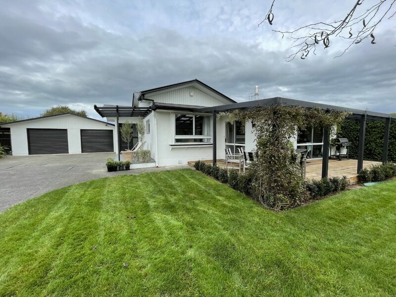 Beautifully Renovated in Parkvale