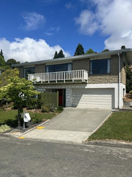 Large 4  bedroom home on two levels