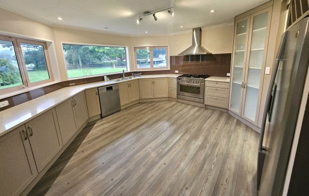 Glue Pot Road - Spacious Home