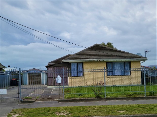 Three double bedroom fully fenced standalone home is waiting for its new tenants