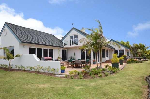 STUNNING FULLY FURNISHED HOME ON PARK-LIKE GROUNDS 