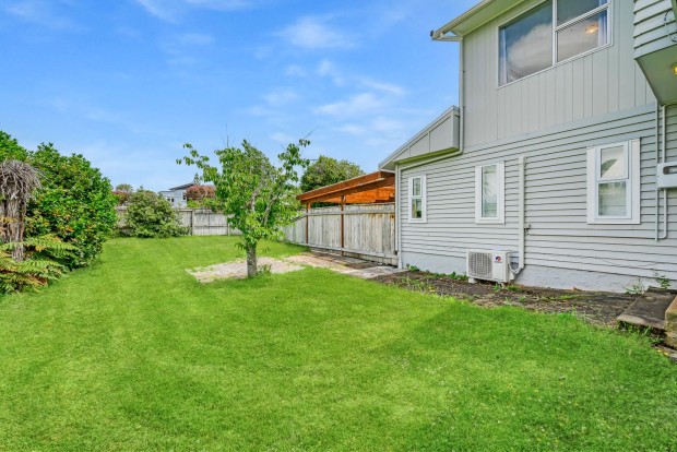 4 bedroom home in central Paraparaumu