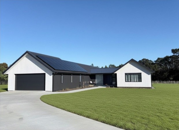 EXECUTIVE RIVERVIEW LIVING WITH SOLAR – NEAR-NEW HIGH SPEC HOME