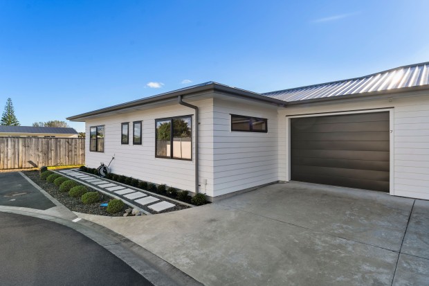 As new 2 bedroom beauty in Otaki