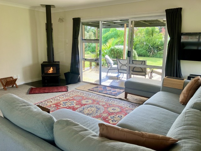 Sunny, Warm & Welcoming – North-Facing Home on Puketotara Road