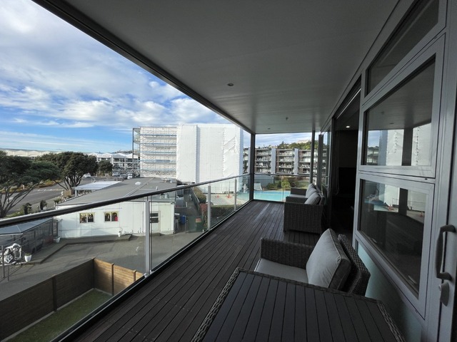 Fully Furnished + Pool + Gym!