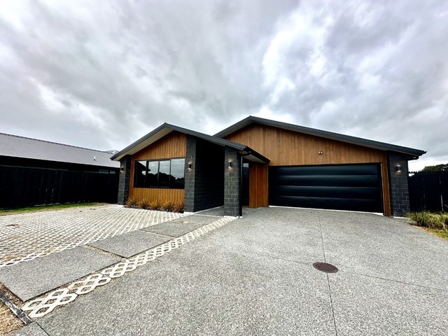 Near-new 4-bedroom family home in Taupiri with mountain views and easy access to Hamilton.