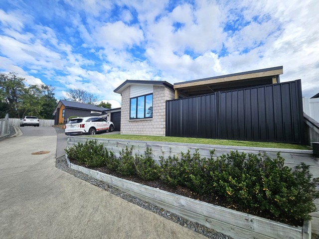 Modern on Massee!