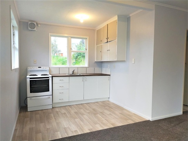One Bedroom Johnsonville Flat For Rent