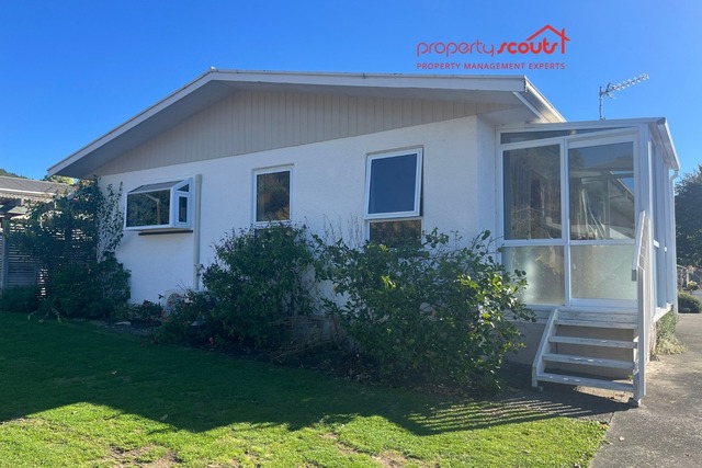 26 Churchill Ave