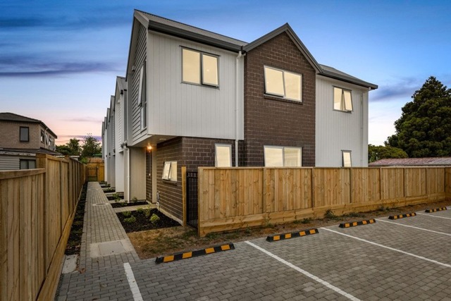 Te Atatu Luxe Apartment Living