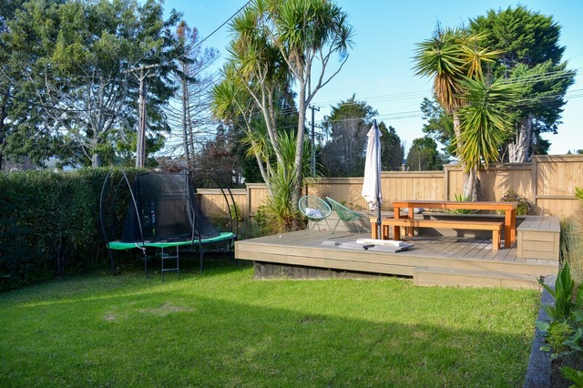 Dreamy, Renovated Classic – Ready for You to Move In!