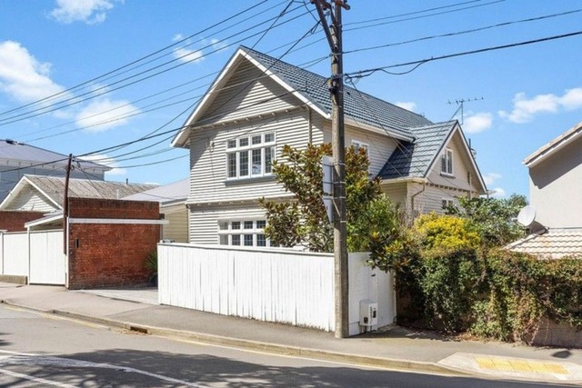 Exceptional Thorndon Residence 4–5 Bedrooms, Views & Executive Living