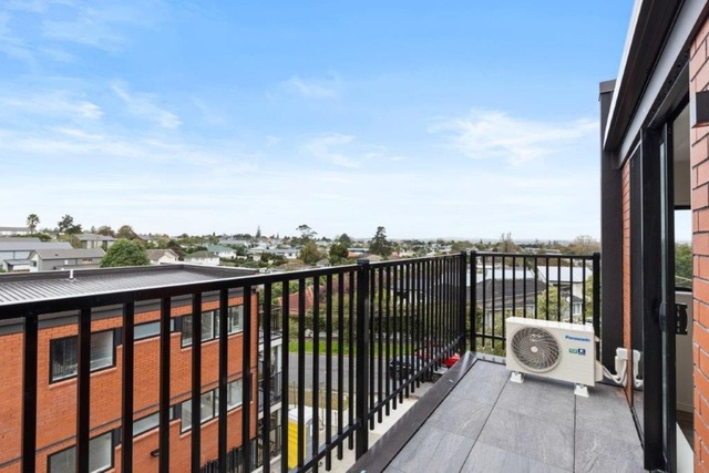 New 1-bedroom Second-level apartment