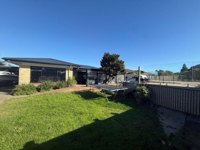 Live Large in Waiuku – Dual Homes, Solar Power, and Room for Everyone
