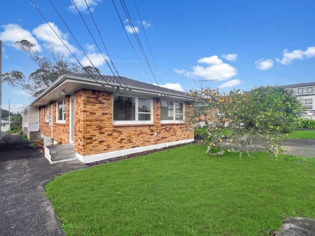 Spacious Brick & Tile!