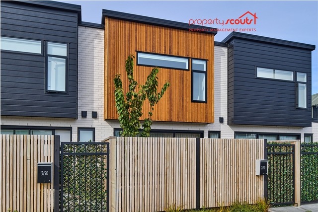 Perfect townhouse, amazing location!