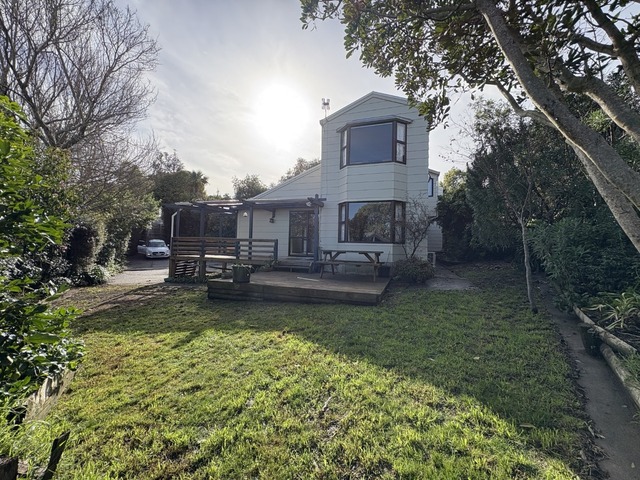 Spacious Family Home - Prime Havelock North Location