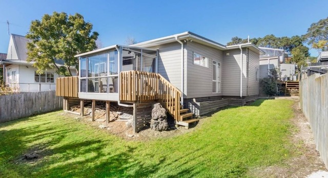 A wonderfully located 3-bedroom home in Blockhouse Bay