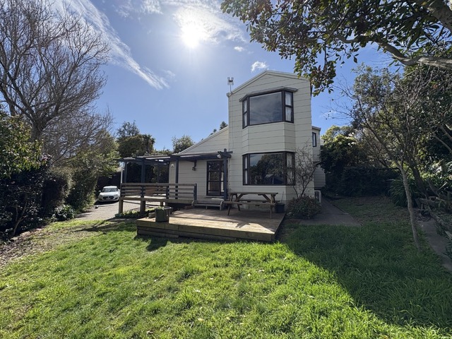 Spacious Family Home - Prime Havelock North Location