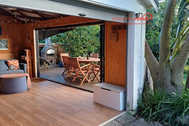 3 Bedroom - Short Term Fully Furnished.