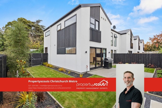 Elegant & Sunny 3-Bed, 2-Bath Townhouse in Prime Addington Location