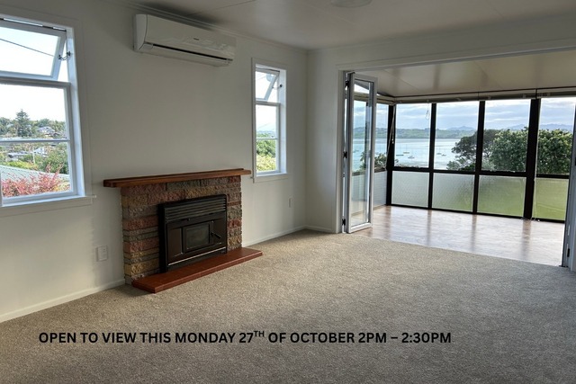 Peaceful Coastal Living with Gorgeous Harbour Views
