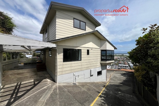 24 Chamberlain St