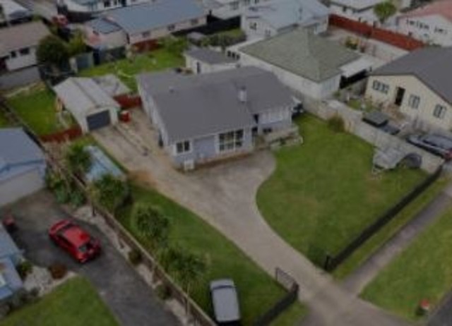 Marvelous opportunity for pets on Marr Road