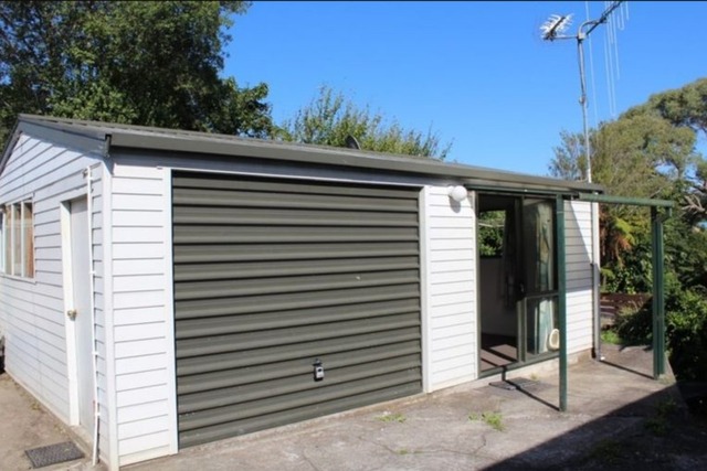 Cozy studio unit attached garage.