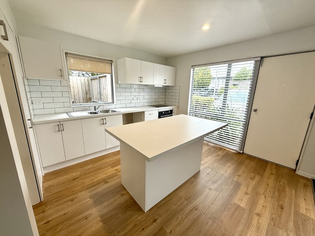 Spacious 5 Bedroom Home in Addington