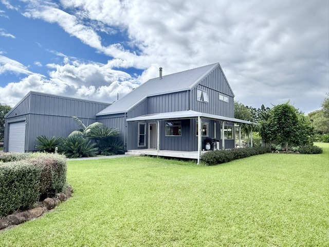 SUN-SOAKED FAMILY HOME JUST MINUTES FROM TOWN