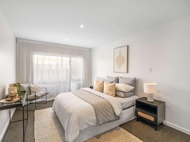 Light & Sunny 2-Bedroom Unit – Easy Care Living