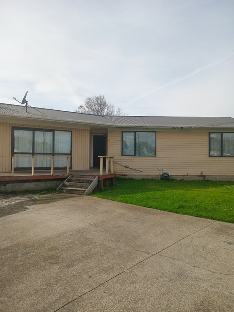 Double-vision in Dolphin Street