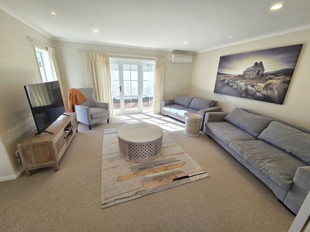 Fully Furnished on Fifth