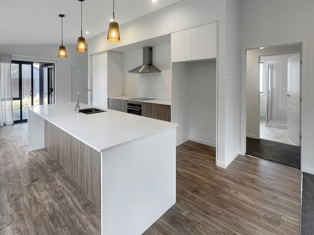 Lovely modern home in Wooing Tree