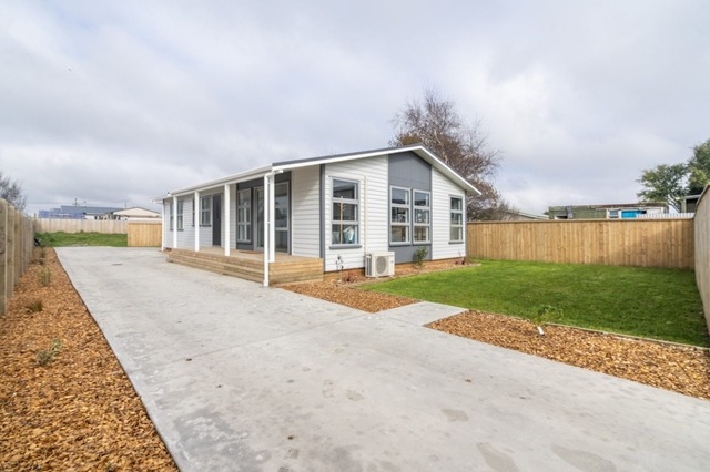 Modern Home Close to hospital