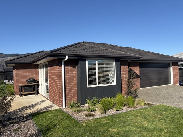 14 Fairmile Rd