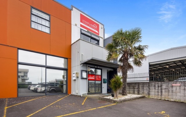 Free to roam in Freeman Way (Manukau)