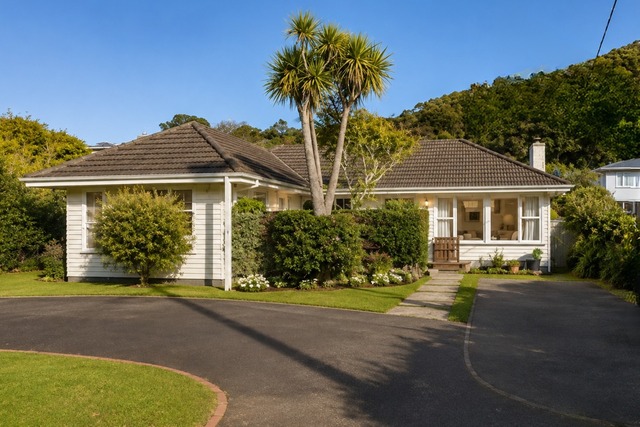 Spacious 3-Bedroom Karori Home  Great Location