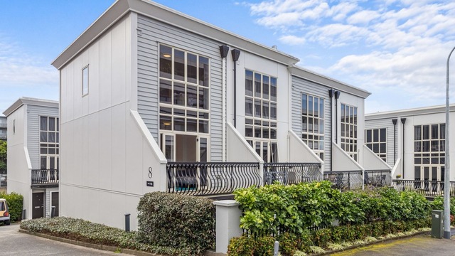 Enjoy space, convenience and low-maintenance living in this stylish Grey Lynn townhouse.