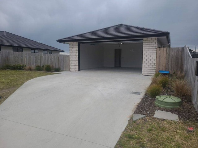One Tree Point Family Home