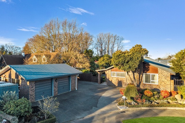 Spacious & Immaculate 4-Bedroom Home in a Peaceful Cul-de-sac
