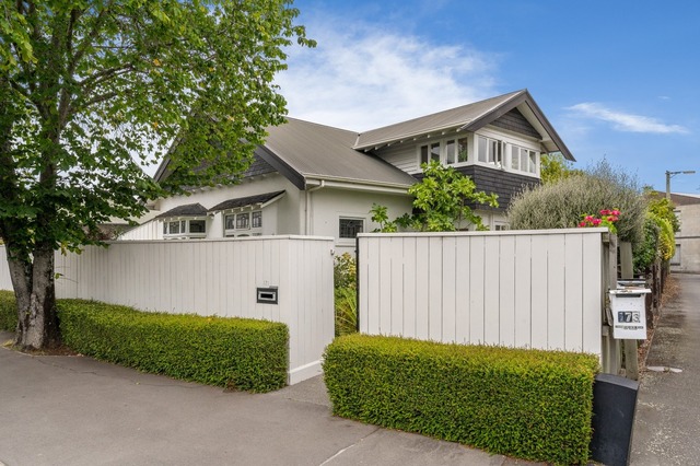 Character 4-Bedroom Family Home in St Albans – Prime School Zones